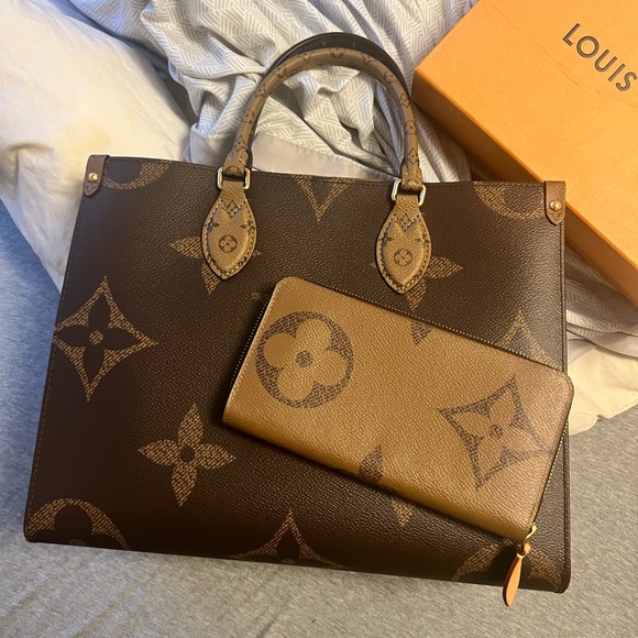 Louis Vuitton Handbags - Louis Vuitton onthego mm reverse BRAND NEW